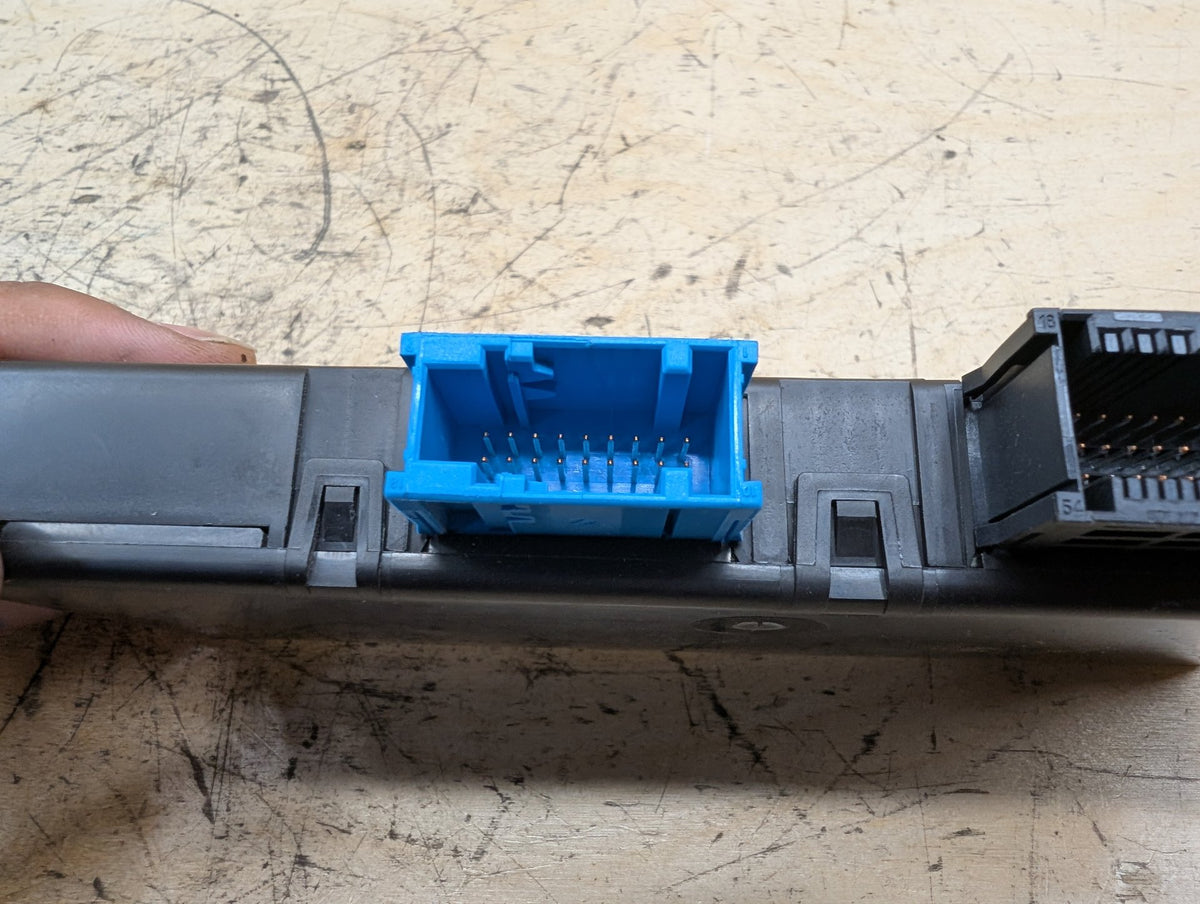2010-2017 BMW 535i GT xDrive F07 Gateway Module 9354756 OEM