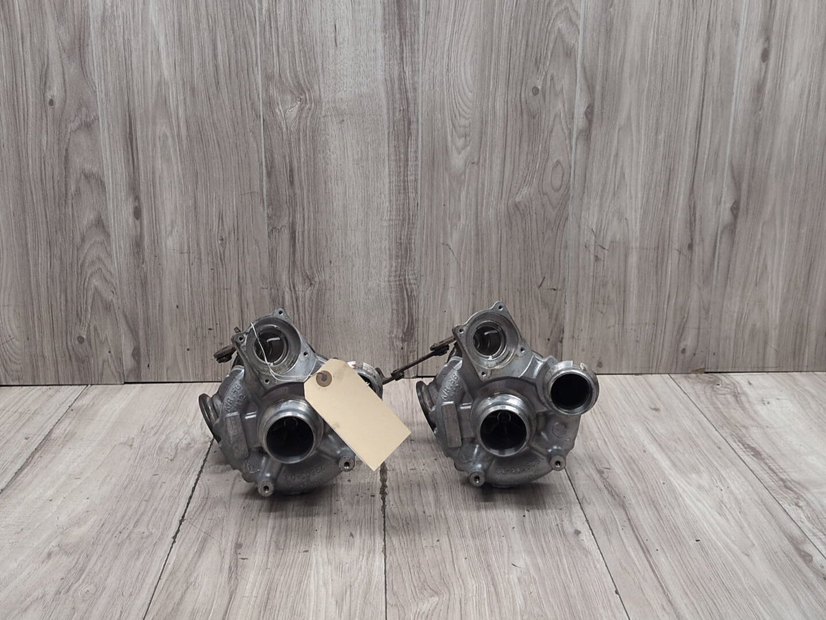 2016-2022 BMW G12 750i Engine Motor Turbo Charger w/ Manifold SET 8616917
