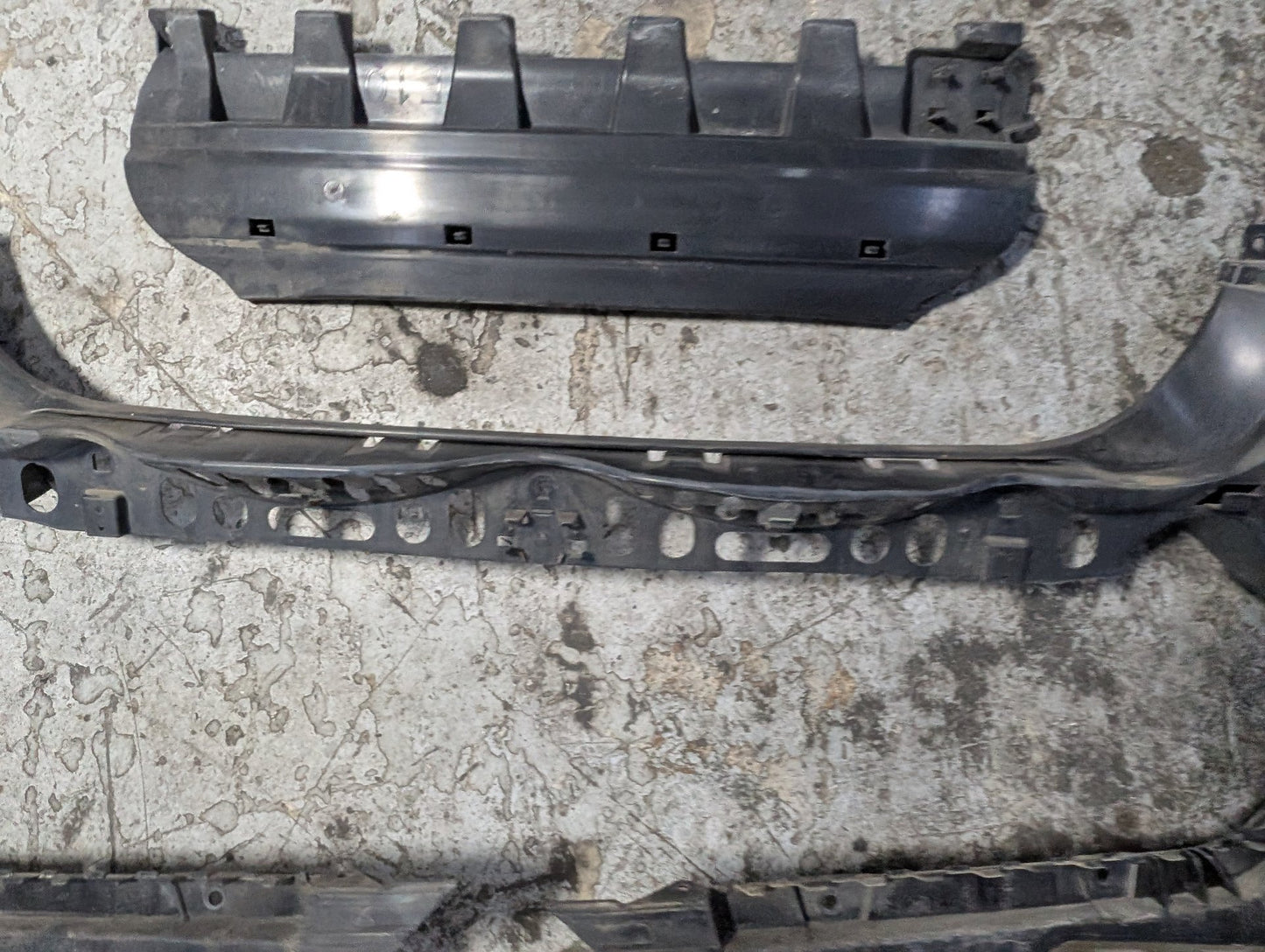 2011-2016 BMW 535i F10 Rear Left Right Center Bumper Support Brackets SET 7204017