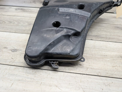 OEM BMW G12 G30 540 M550 750 M760 Windshield Wiper Washer Reservoir Tank Pump