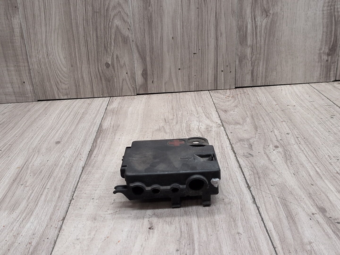 2010-2016 Audi S4 B8 Rear Battery B+ Terminal Junction Point Relay Fuse Box 8K0937517A OEM