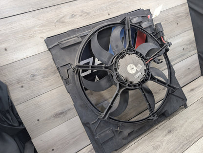 2007 - 2013 BMW X5 E70 Radiator Fan Shroud Housing w/ Motor 7533558 N62B48B