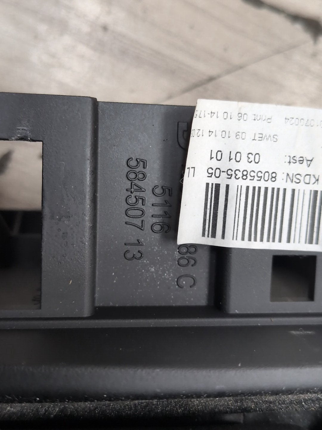 2012-2018 BMW M6 F06 Center Console Armrest Arm Rest 8055835
