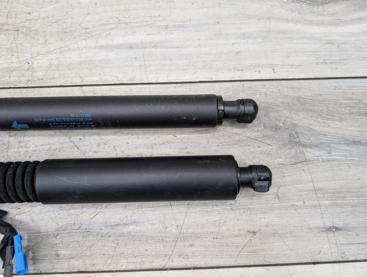 18-24 OEM BMW G01 F97 X3 X3M Rear Left Right Liftgate Shock Strut Lift Supports