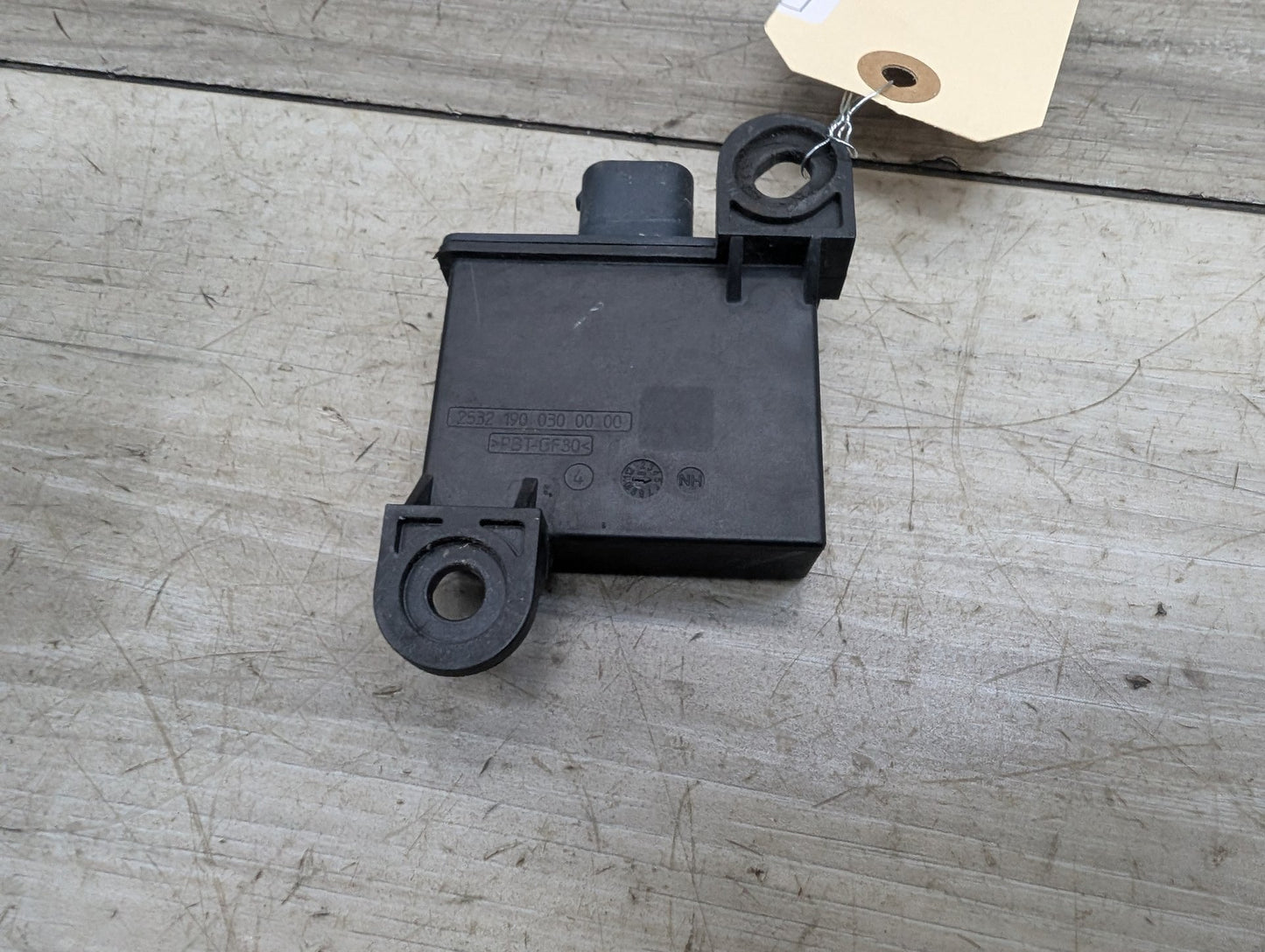 2007-2013 BMW 328i E93 RDC TPMS Tire Pressure Monitoring System Module 6771042