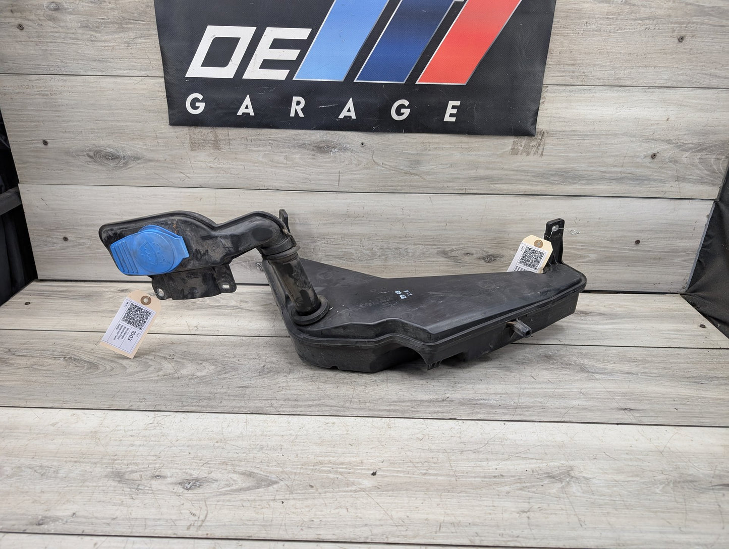 2009 - 2017 Audi Q5 8R Windshield Reservoir Tank Assembly 8R0955453B EA888