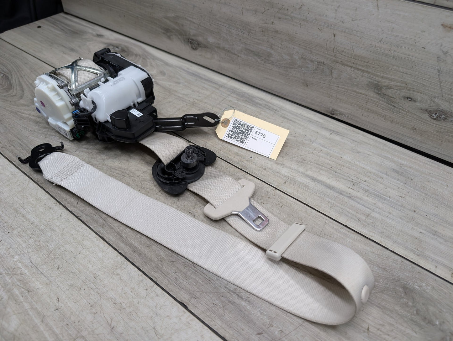 2016-2018 BMW 750Li G12 Front Right Passenger Seatbelt Seat Belt Retractor 7402436