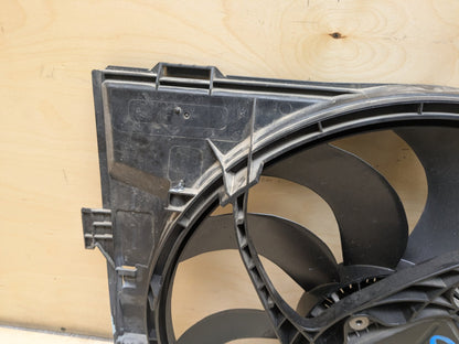 2012-2018 BMW 320i F30 Radiator Fan Shroud Housing w/ Motor 8641963