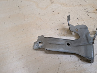 15-20 OEM BMW F80 F82 F83 M3 M4 Left Driver Fender Bracket Mount Carrier SET