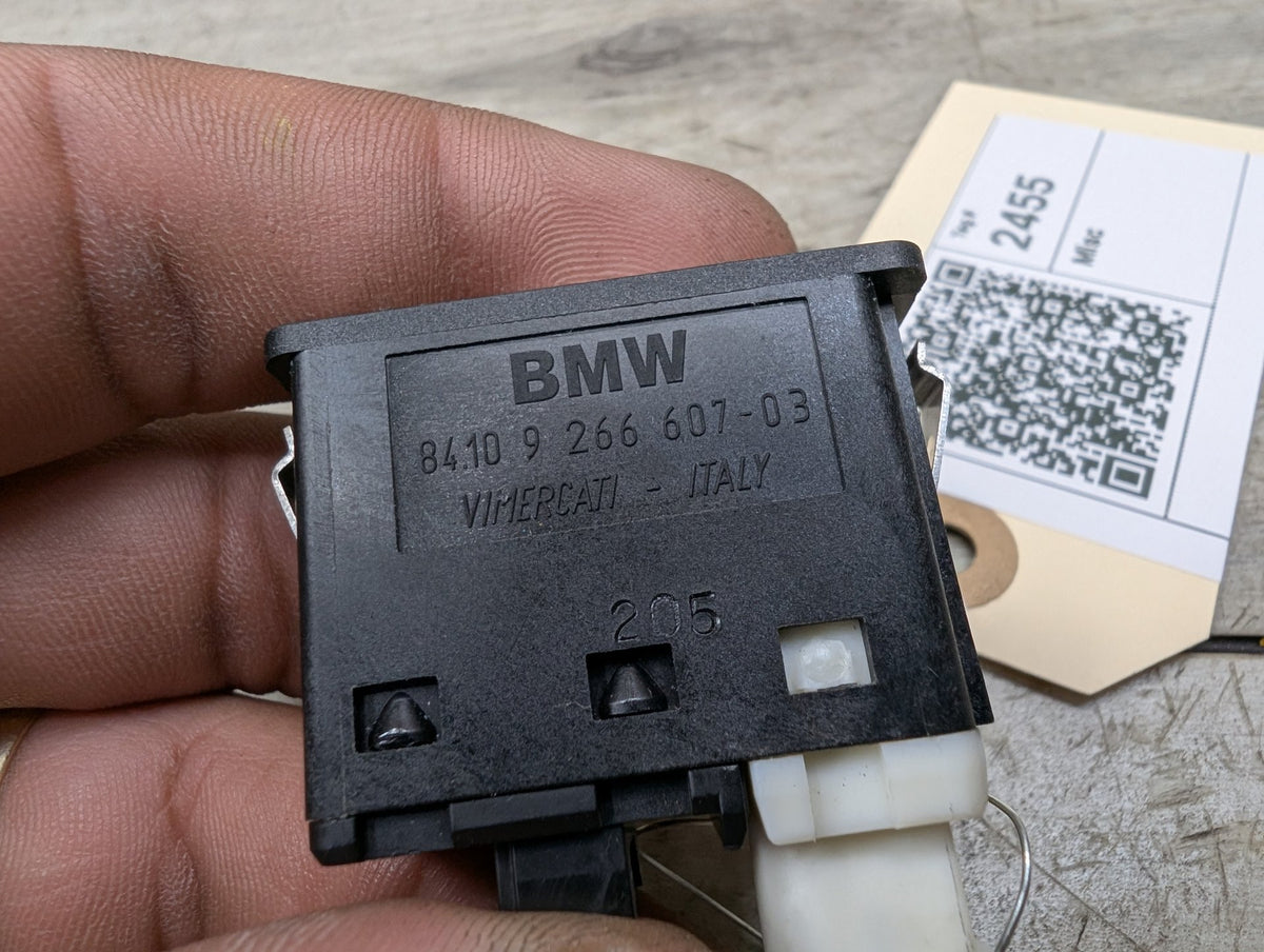 OEM BMW F15 F16 F25 F26 F85 X1 X3 X5 AUX Auxiliary Audio USB Input Charging Port