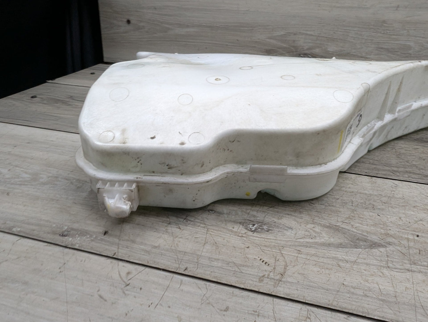 OEM BMW G20 G22 330 M340 430 M440 Windshield Wipe Washer Bottle Tank Reservoir