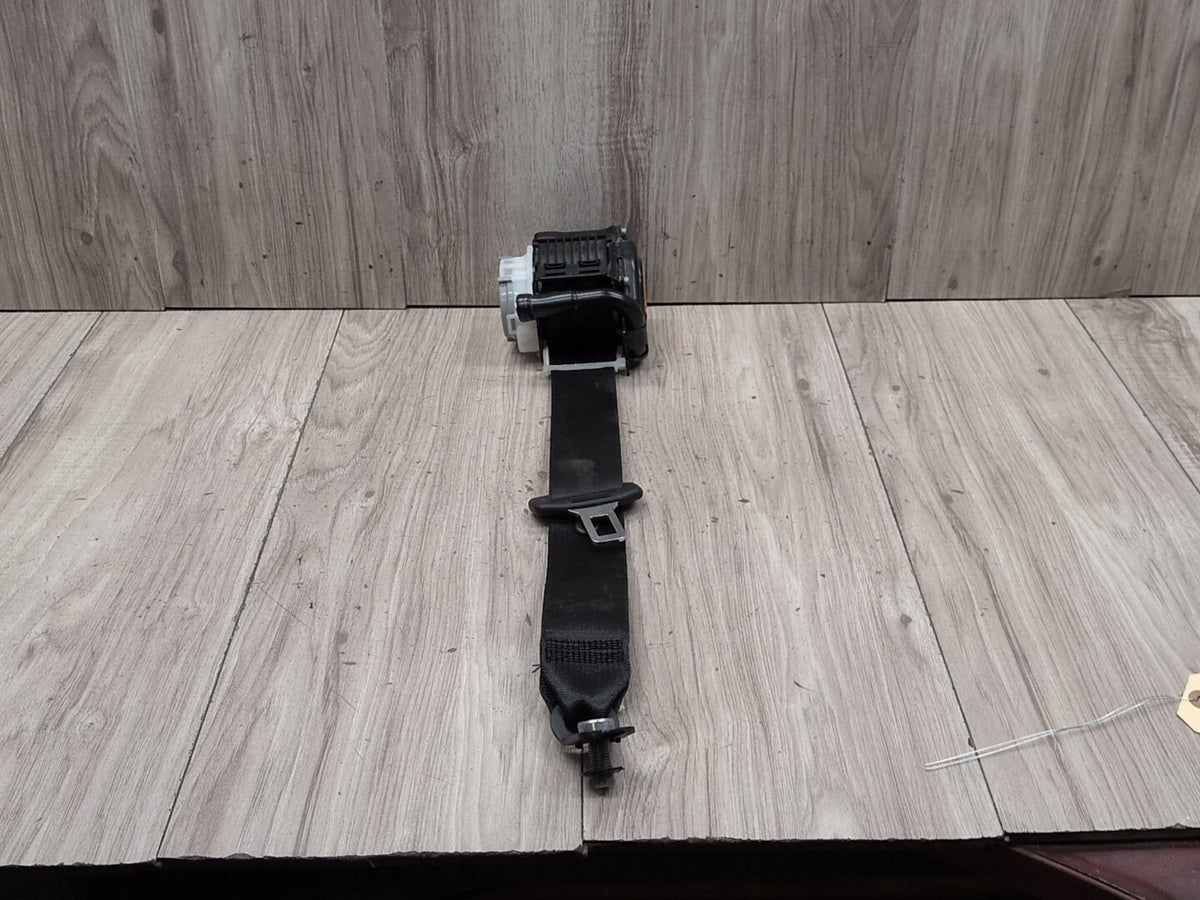 2015-2018 Audi Q3 8U Rear Left or Right Seatbelt Seat Belt Retractor 8U0857805A