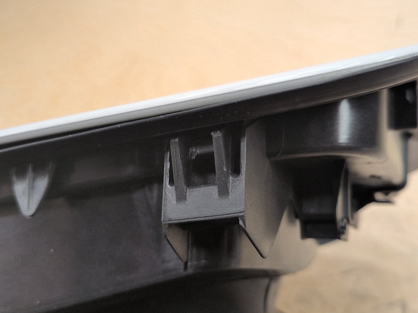 2018-2024 BMW X3 G01 Gas Cover Assembly 7405751