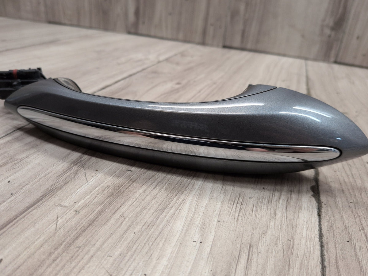2011-2016 BMW M5 F10 Front Left Driver Door Handle w/ Comfort Access 7305284