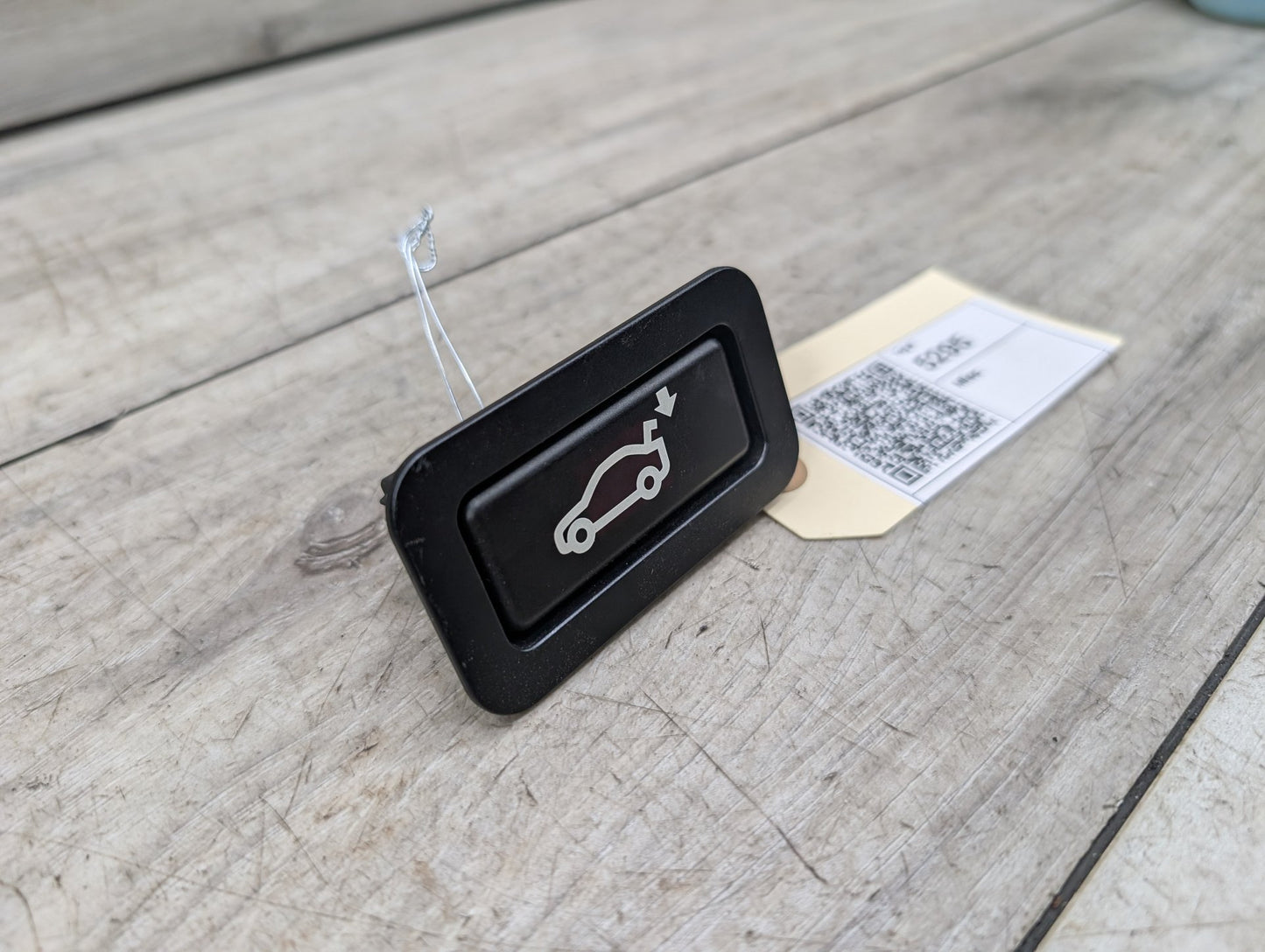 2007-2013 BMW X5 E70 Liftgate Trunk Lid Lock Unlock Switch 8375580