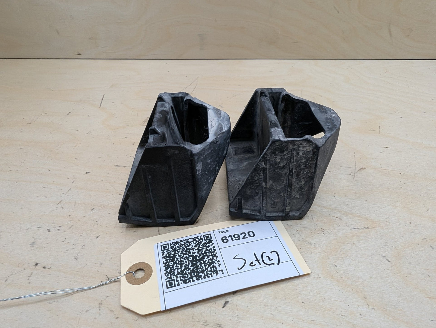 2011-2016 BMW X3 F25 Cooling Radiator Brackets SET 7593779