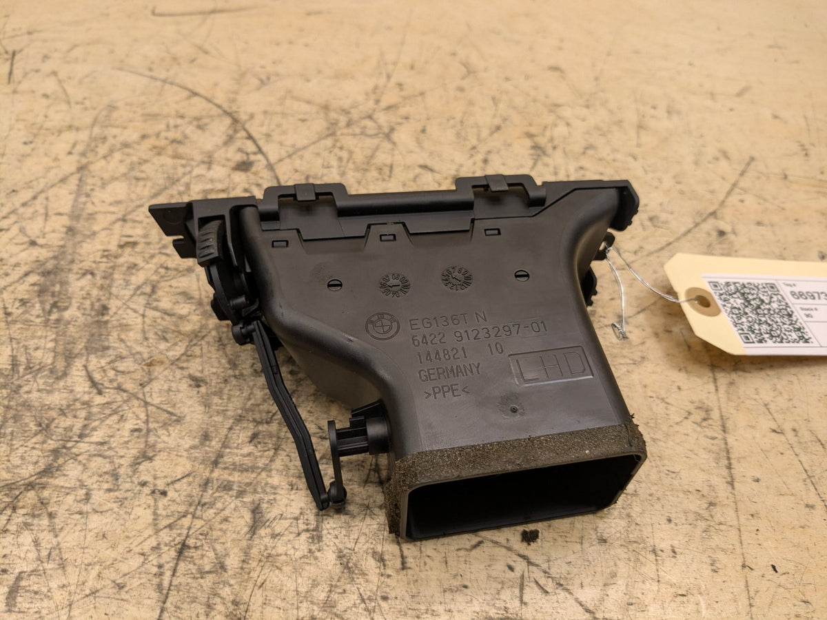 06-13 OEM BMW E90 E92 E93 335 328 M3 Left Driver Side Dashboard Air Vent