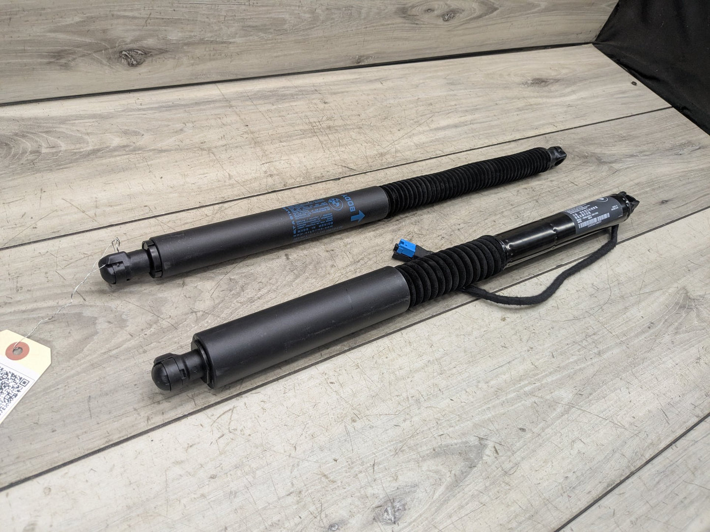 2018 - 2023 BMW X3 G01 Rear Left Right Liftgate Trunk Lid Strut Shock Supports SET 7397319 B58B30M0