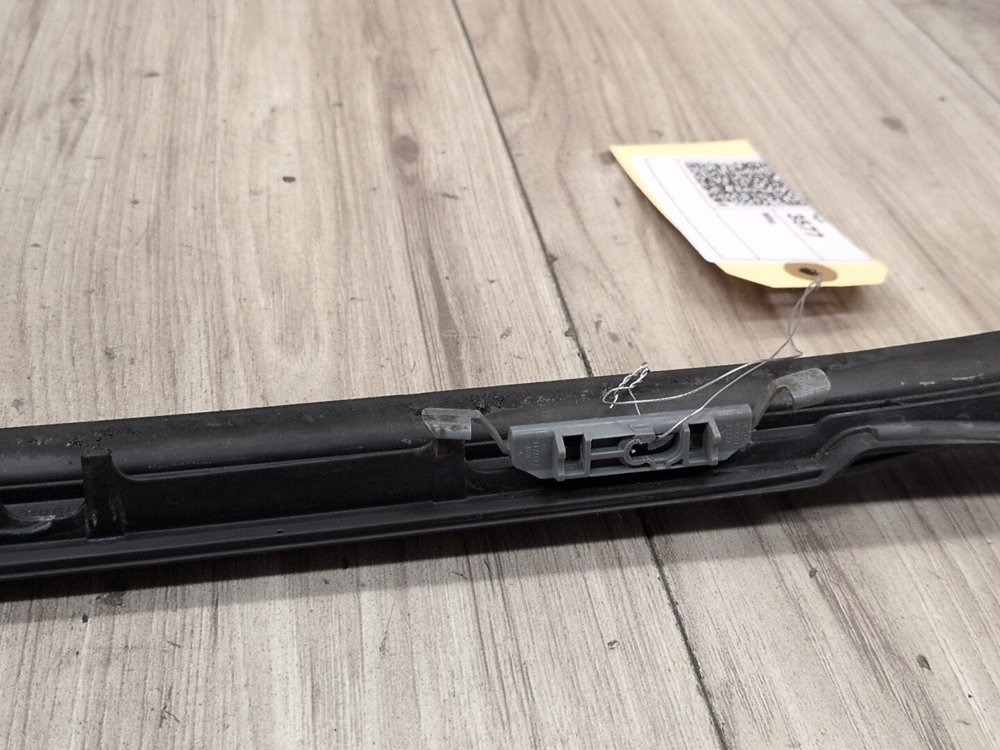 2019 - 2026 BMW X5 G05 Left Driver Side Windshield Drip Molding Trim 7463527 N63B44M3