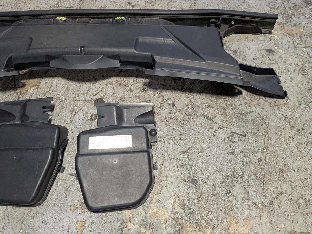 2007-2013 BMW 328i E92 Left Right Side Cowl Covers SET 6925018 OEM