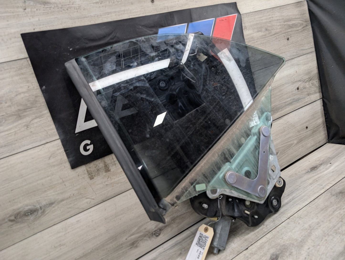 2008 - 2017 Audi S5 8T Left Driver Quarter Panel Window Glass 8F0839397D