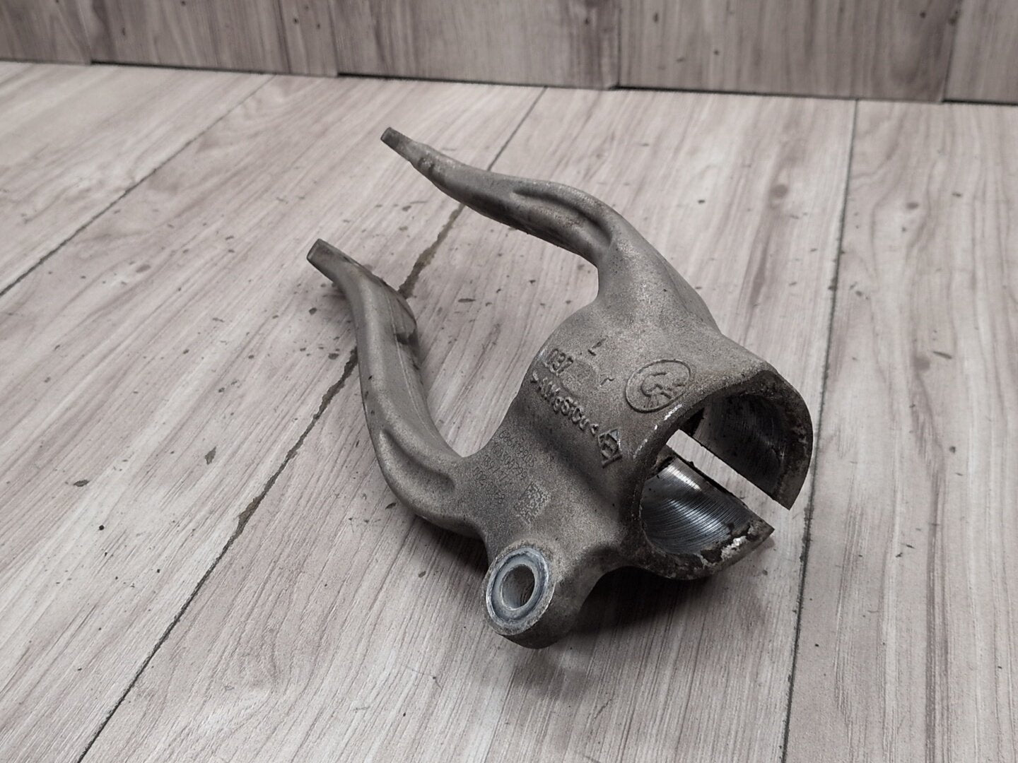 2016-2022 BMW 750i G12 Front Left Driver Spring Strut Shock Absorber Bracket 6861199 OEM