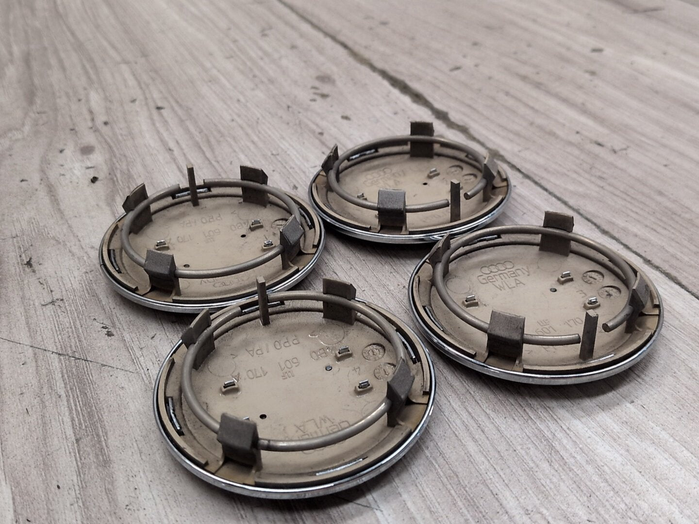 2015-2018 Audi Q3 8U - Wheel Rim Hub Center Cap SET PN: 4B0601170A