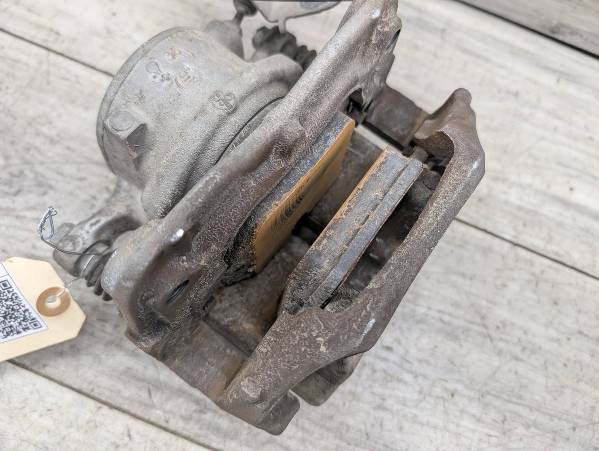 18-24 OEM BMW G01 G02 G20 G42 X3 30 230 330 B46 Front Left Driver Brake Caliper