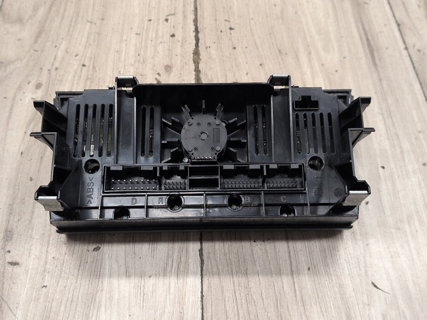 2015-2018 Audi Q3 8U Front AC Heater Climate Control Switch 8U0820043G
