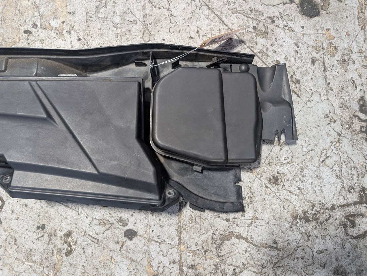 08-13 OEM BMW E82 E88 128 135i Lower Upper Cowl Housing Panel Cabin Air Filter