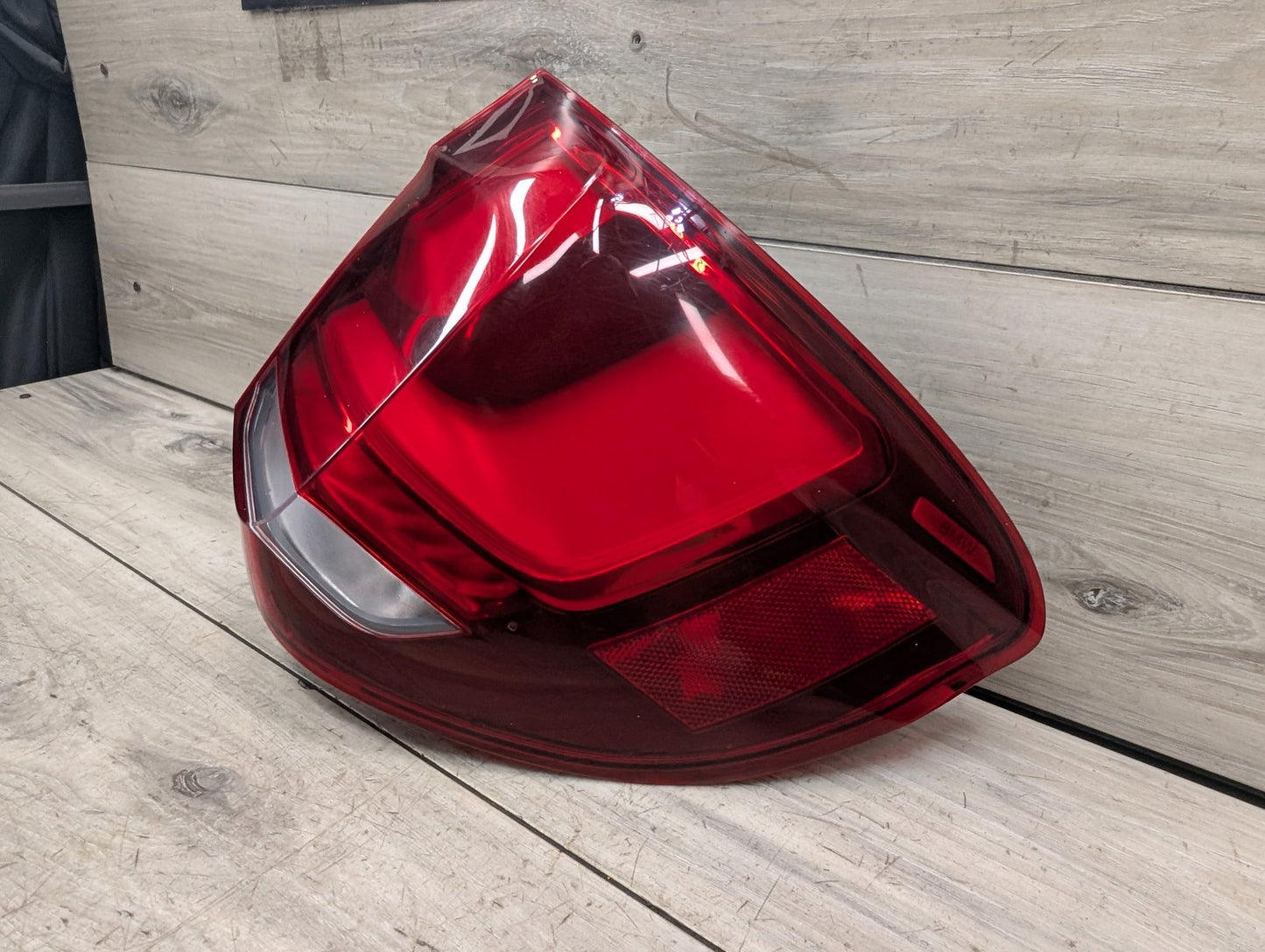 14-18 BMW OEM F15 F85 X5 X5M Rear Right Passenger Side Outer Stop Tail Light