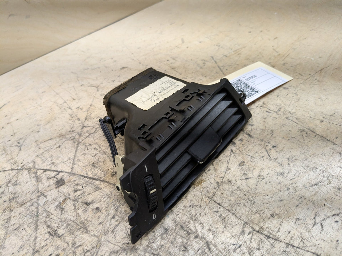 06-13 OEM BMW E90 E92 E93 335 328 M3 Left Driver Side Dashboard Air Vent