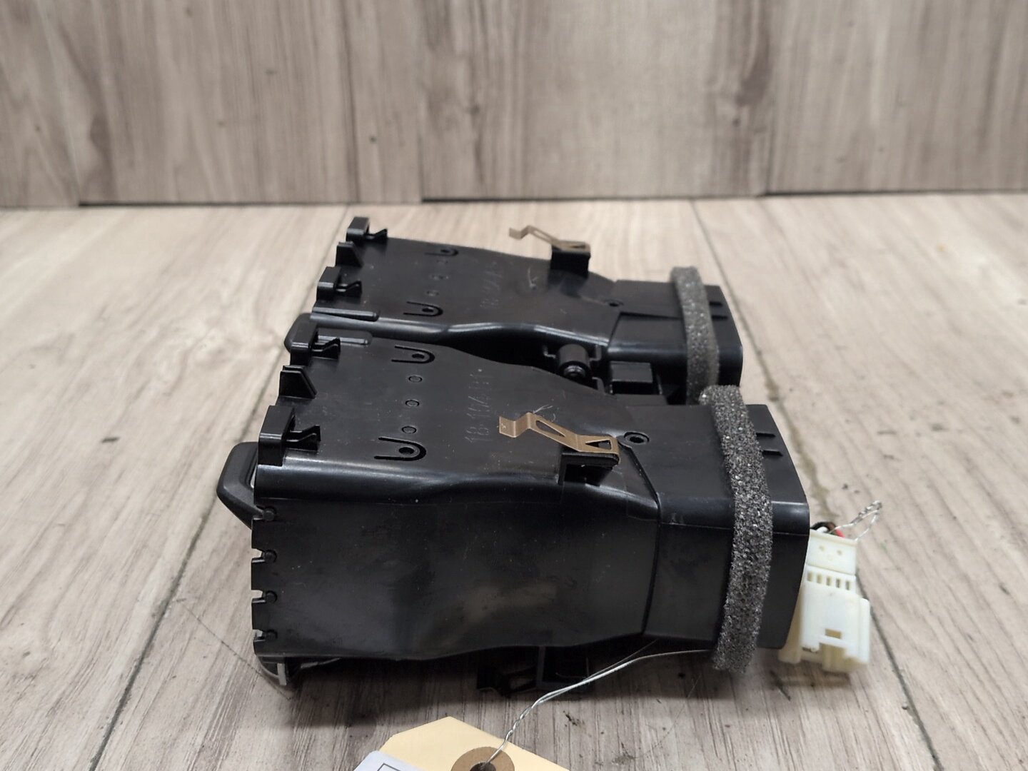2019 - 2026 BMW X5 G05 Rear Center Console Air Vent Grille 9399966 N63B44M3