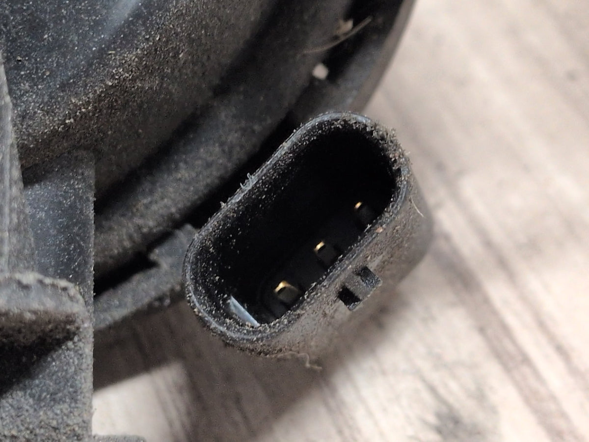 2011-2016 BMW M5 F10 Fuel Vapor Charcoal Canister 7347621 OEM