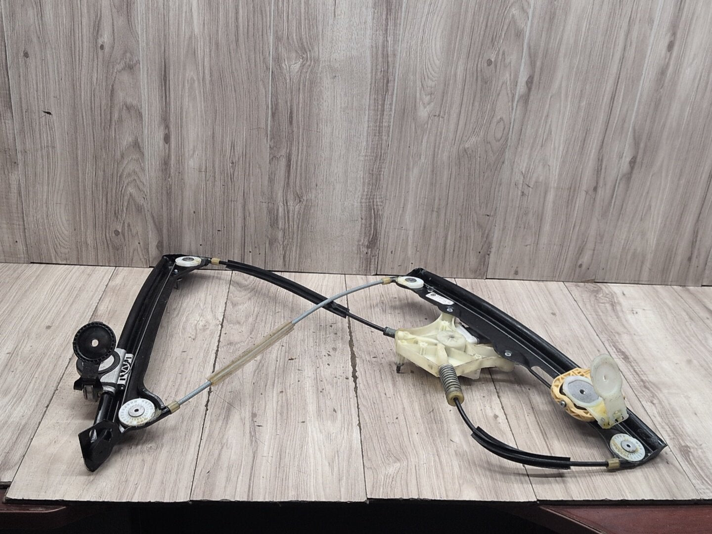 2012-2018 BMW M6 F06 Front Right Passenger Door Window Glass Regulator w/ Motor 7268798