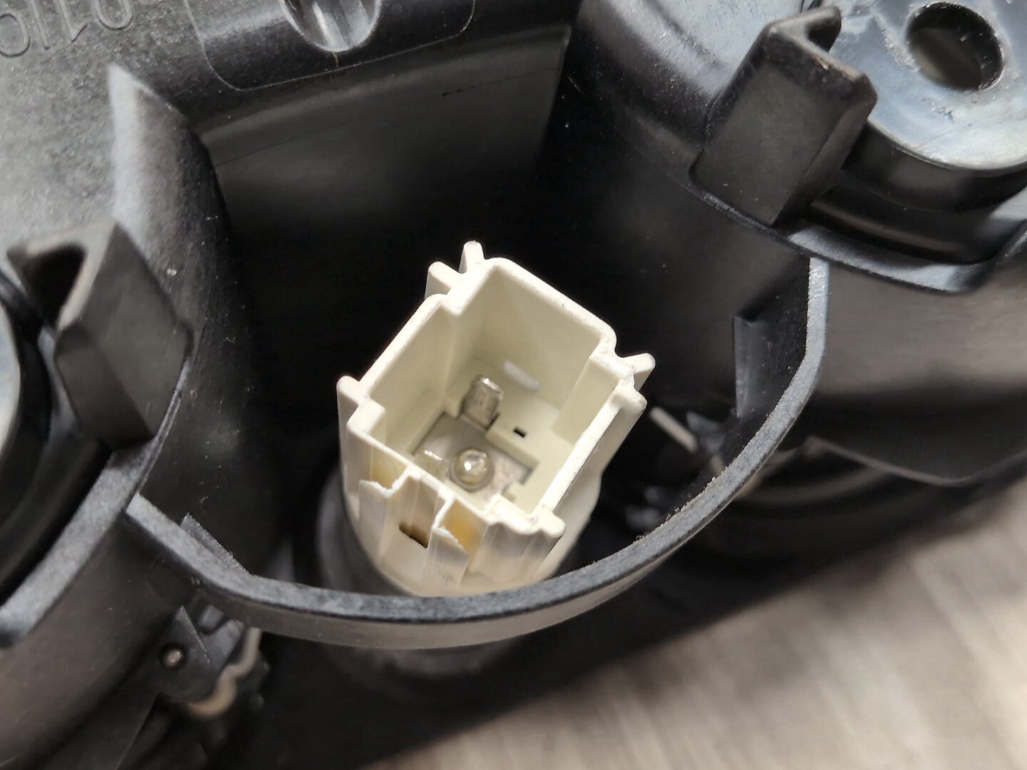 2022 BMW M340i G20- Center Console Cup Holder PN: 6809803