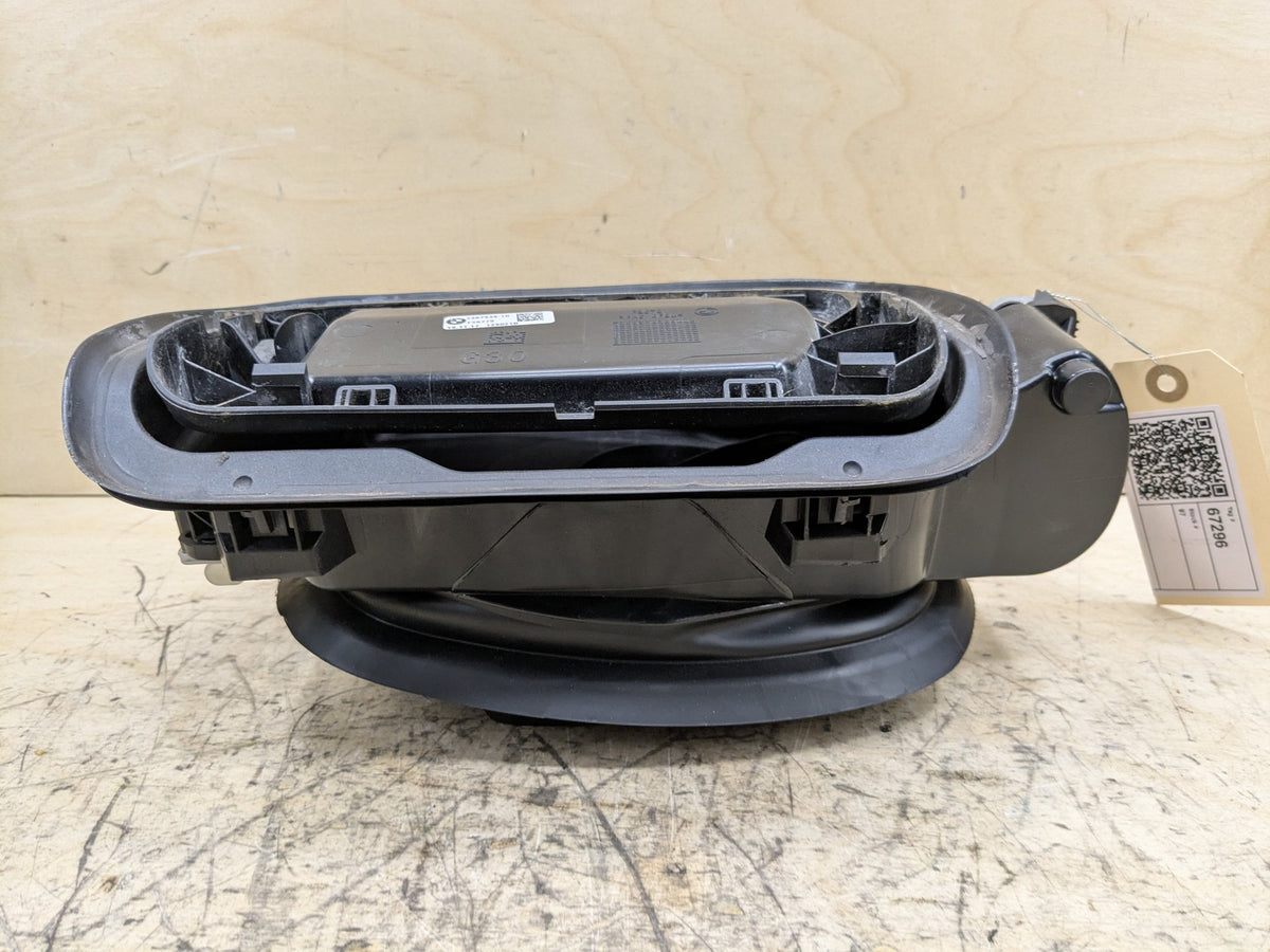 2018-2023 BMW M550i G30 Gas Cover Assembly 7387939 OEM