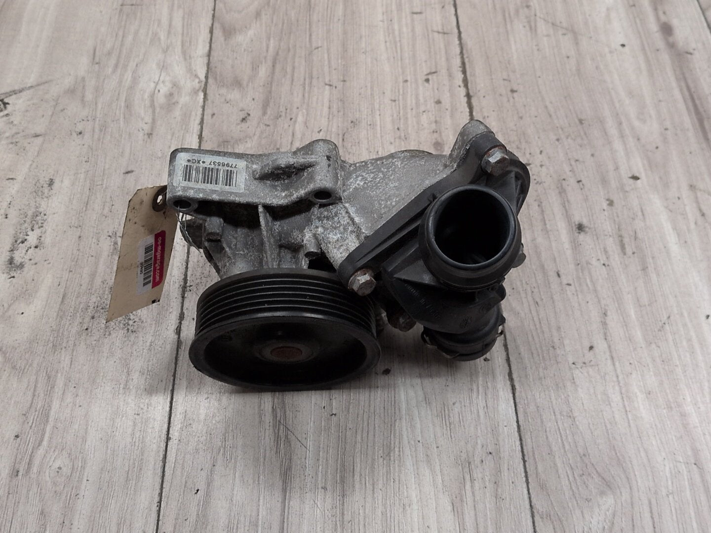 09-13 OEM BMW E70 X5 Diesel Engine M57 Coolant Water Pump w/ Thermostat