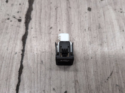 2016-2019 BMW 740Li G12 AUX/ USB Charger Port Socket 9229294 OEM