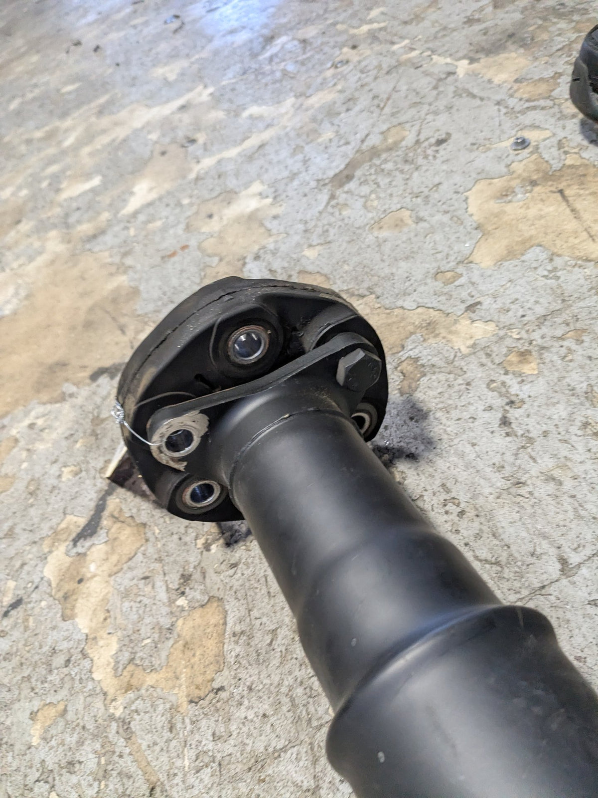 18-20 OEM BMW G30 M550 AWD Rear Drive Shaft Driveshaft Propeller