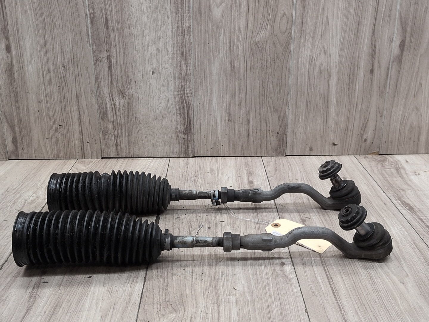 2007-2013 BMW X5 E70 Left Right Tie Rod W/ Boot SET 6793496