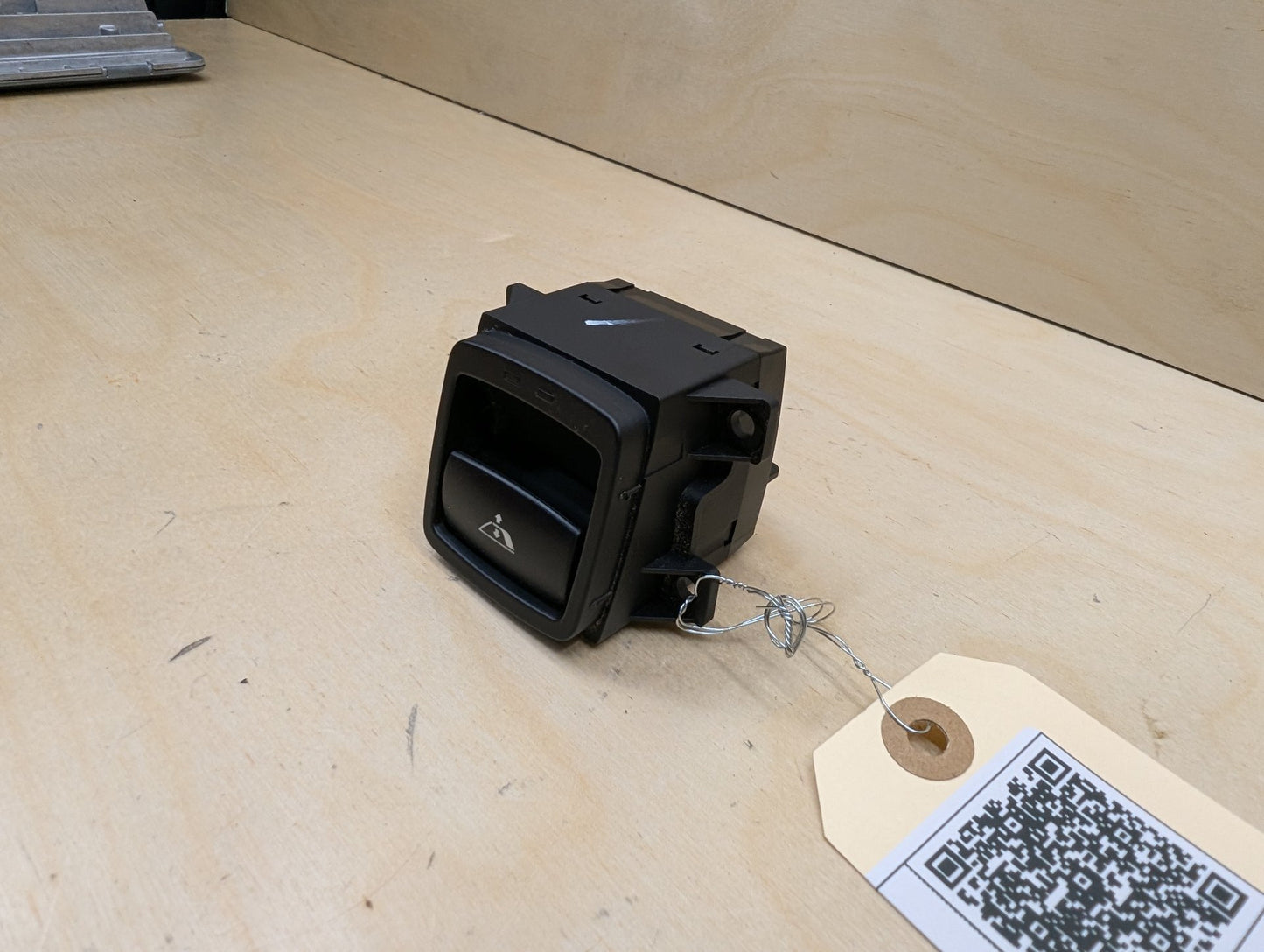 2007-2013 BMW 335i E93 Convertible Open Close Switch 8957598