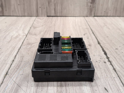 04-10 BMW X3 E83 BCM Fuse Relay Power Junction Distribution Box Module