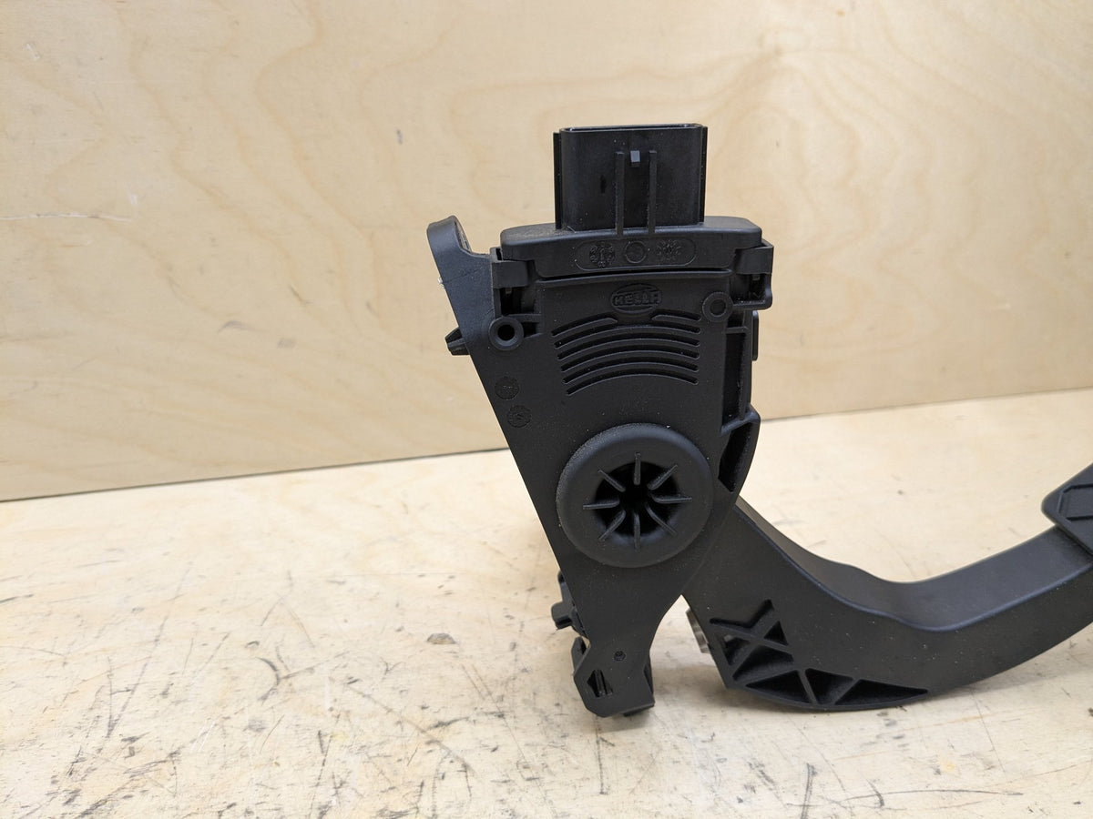 2012-2018 Audi A6 C7 Gas Accelarator Pedal 8K1723523A OEM