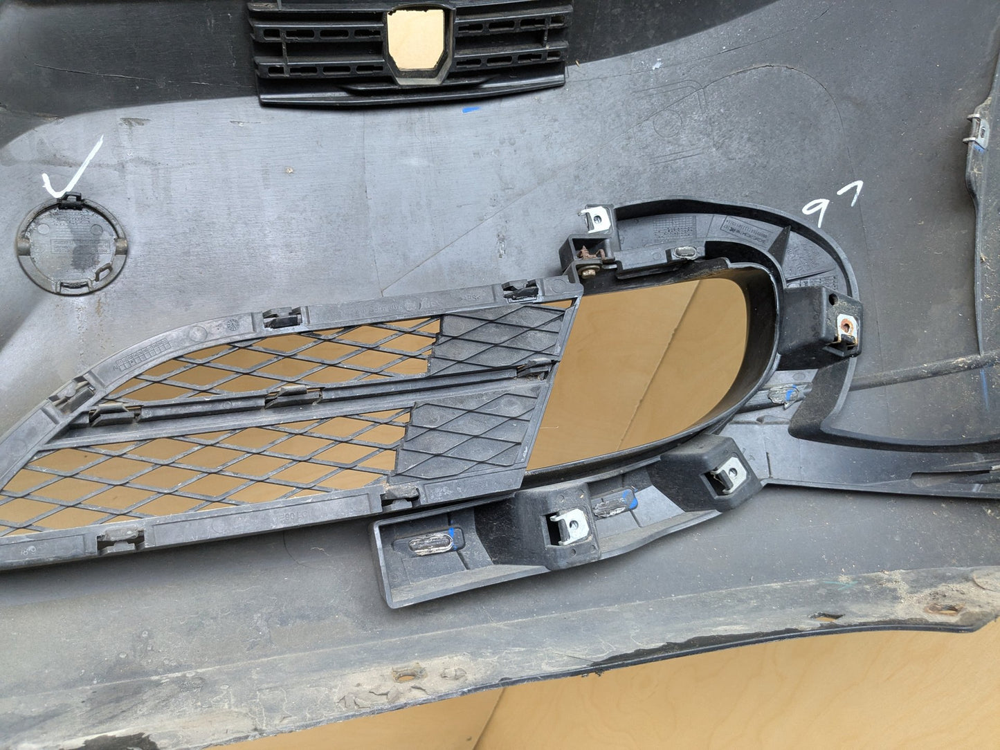 09-11 OEM BMW E90 E91 328 335 Front Bumper Cover w/ Grilles