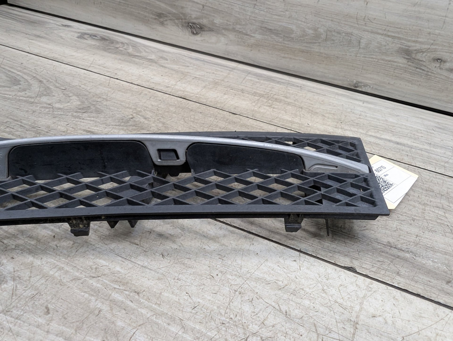 2011-2016 BMW 535i F10 Front Left Driver Bumper Cover Grille 7200697