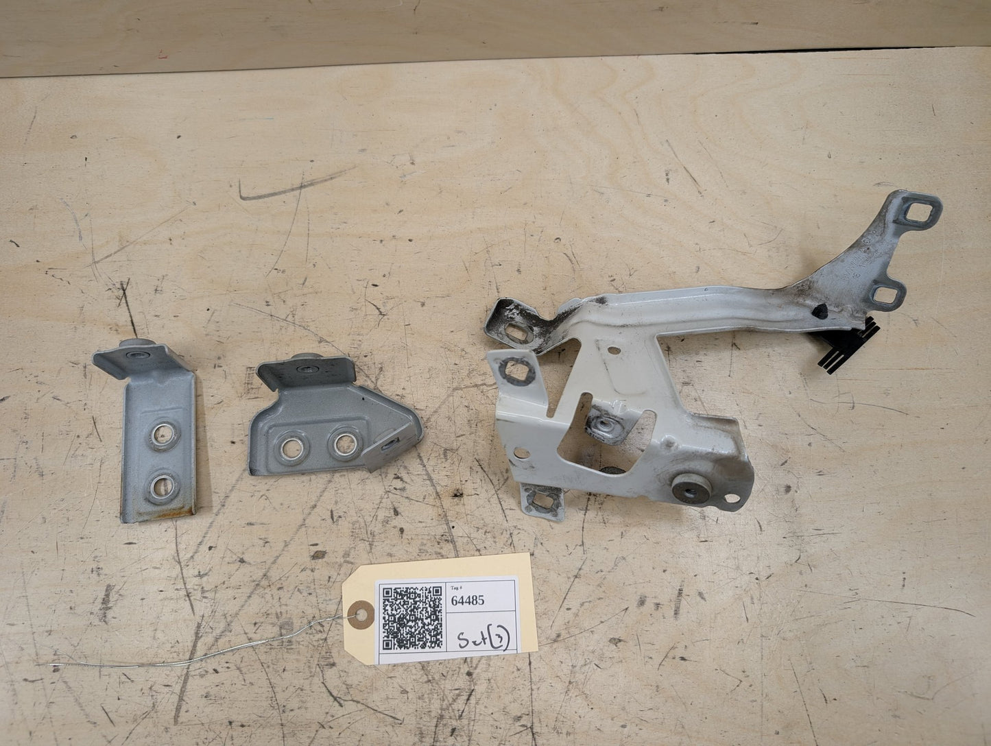 2016-2022 BMW 750i G12 Front Right Passenger Fender Brackets SET 7347426