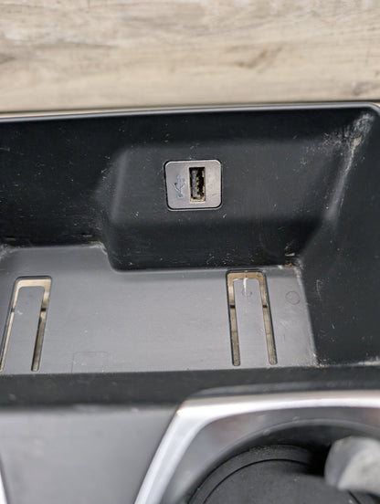16-19 OEM BMW G11 G12 740 750 M760 Center Console Cup Holder USB Charging Port