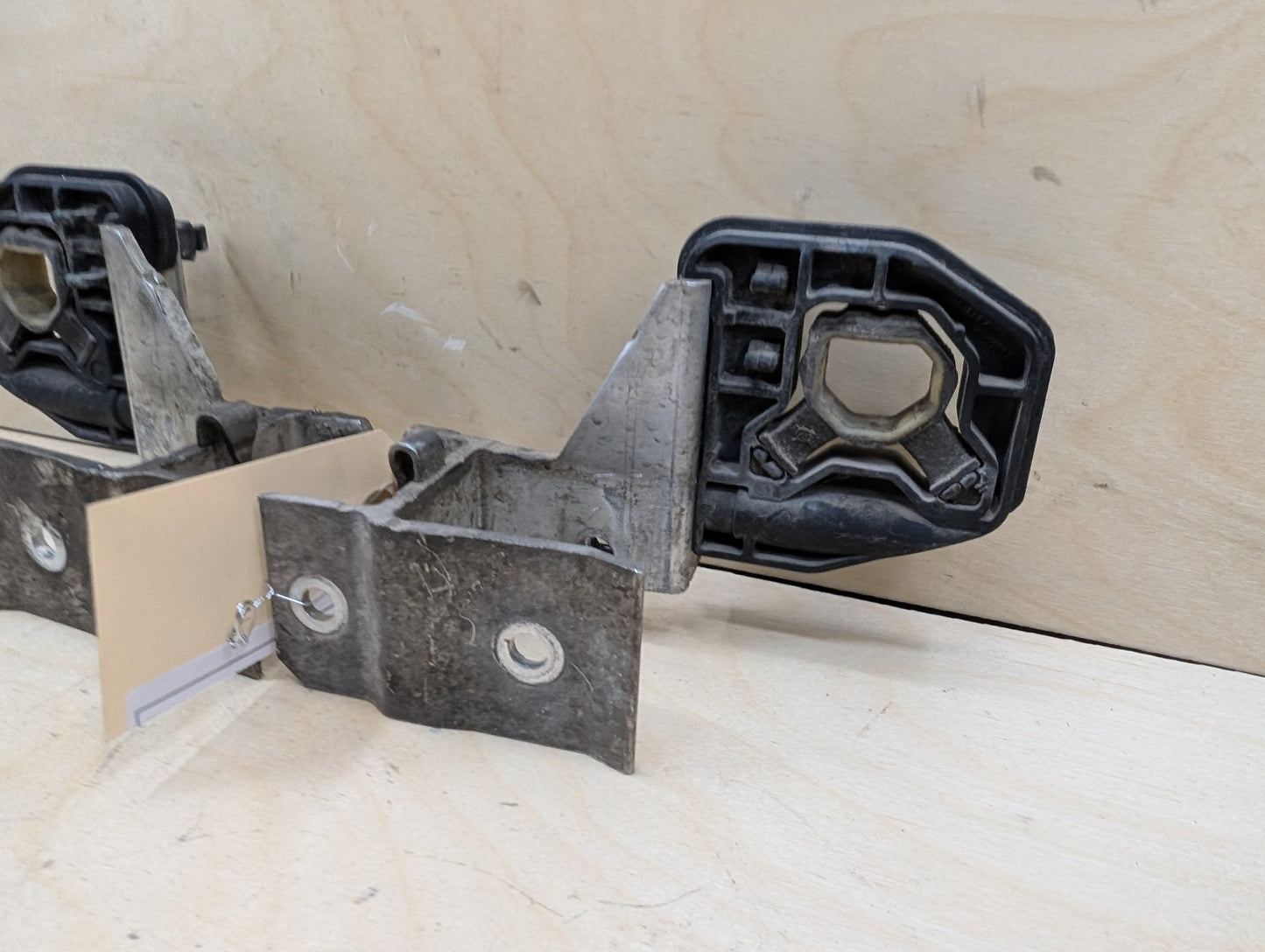 2012-2018 BMW 320i F30 Radiator Lower Mounting Brackets SET 7245796