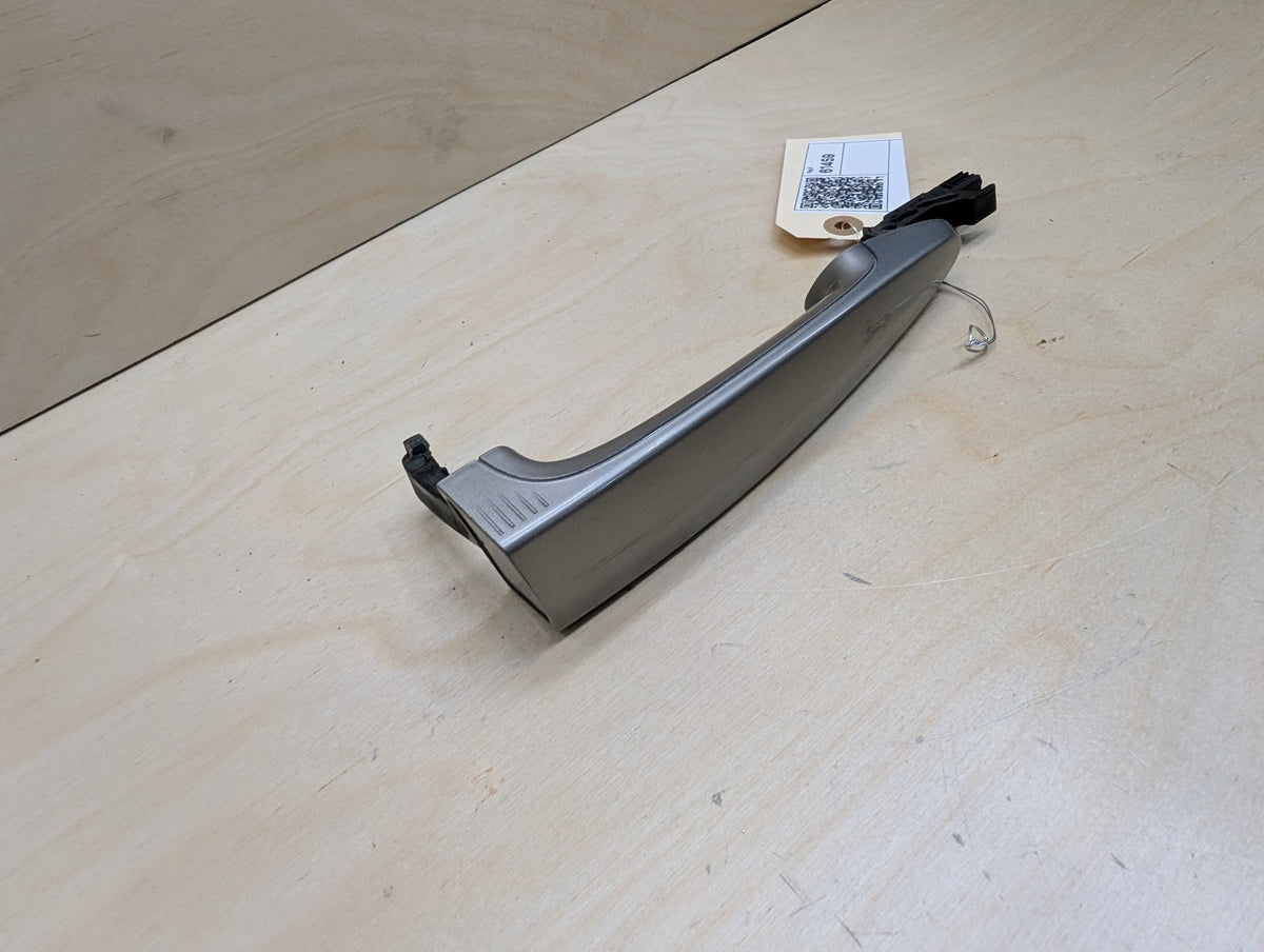 2007-2013 BMW 328i E93 Front Right Passenger Exterior Door Handle w/ Comfort Access 7202240